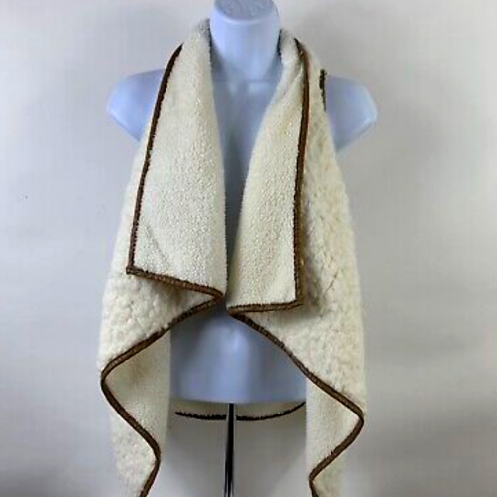 NWT On Twelfth Ivory faux fur Accent Vest